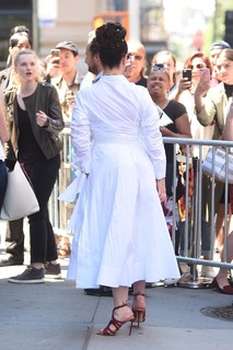 Debi Mazar feet photo thumbnail