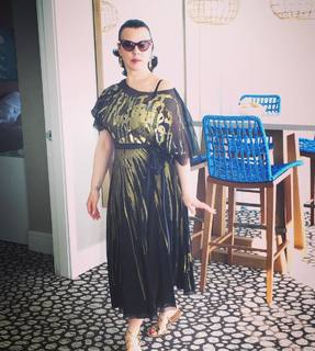 Debi Mazar feet photo thumbnail