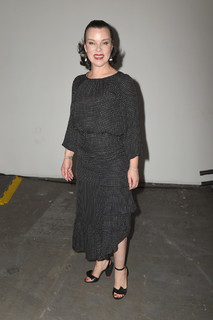 Debi Mazar feet photo thumbnail