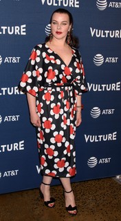 Debi Mazar feet photo thumbnail