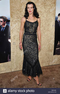 Debi Mazar feet photo thumbnail