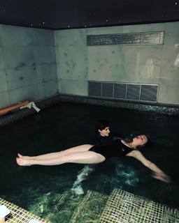 Debi Mazar feet photo thumbnail