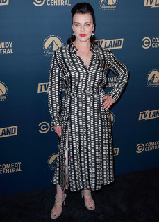 Debi Mazar feet photo thumbnail