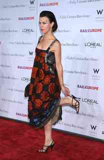 Debi Mazar feet photo thumbnail