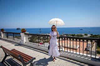 Debi Mazar feet photo thumbnail