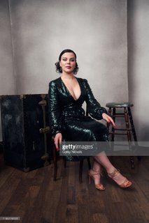 Debi Mazar feet photo thumbnail
