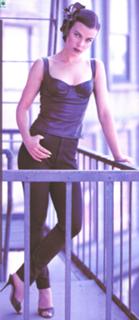 Debi Mazar feet photo thumbnail