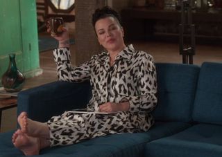 Debi Mazar feet photo thumbnail