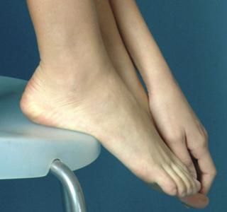 Debora Salvalaggio feet photo 2