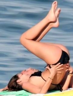 Debora Salvalaggio feet photo 14