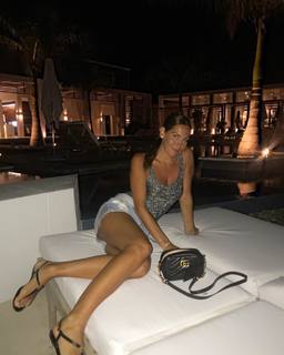Debora Salvalaggio feet photo 10