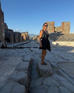 Debora Salvalaggio feet photo 6