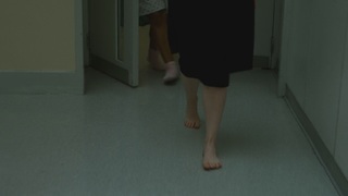 Deborah Ann Woll feet photo thumbnail