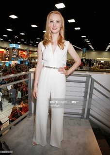 Deborah Ann Woll feet photo thumbnail