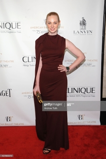 Deborah Ann Woll feet photo thumbnail