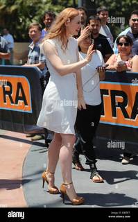 Deborah Ann Woll feet photo thumbnail