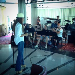 Deborah Cox feet photo 16