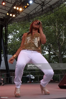 Deborah Cox feet photo 17