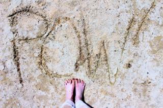 Deborah Foreman feet photo 14