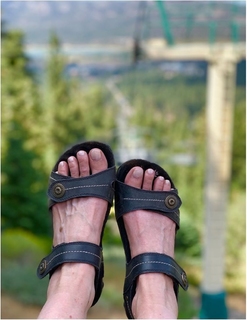 Deborah Foreman feet photo 1
