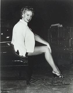 Deborah Kerr feet photo 4