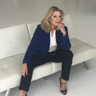Deborah Norville feet photo thumbnail