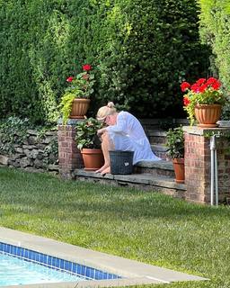 Deborah Norville feet photo thumbnail