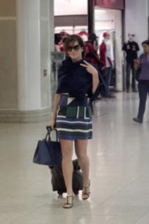 Deborah Secco feet photo thumbnail
