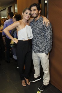 Deborah Secco feet photo thumbnail