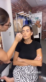 Deborah Secco feet photo thumbnail