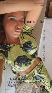 Deborah Secco feet photo thumbnail