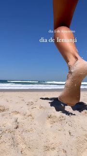 Deborah Secco feet photo thumbnail