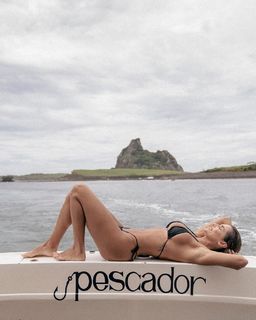 Deborah Secco feet photo thumbnail