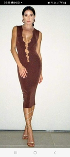Deborah Secco feet photo thumbnail