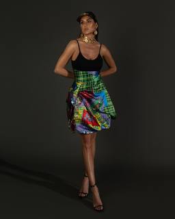 Deborah Secco feet photo thumbnail