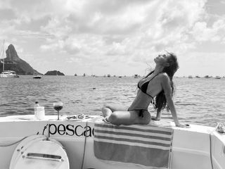 Deborah Secco feet photo thumbnail