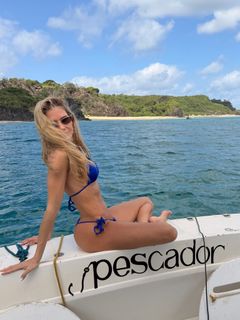 Deborah Secco feet photo 1