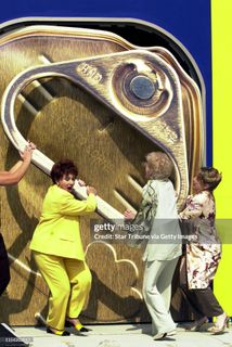 Debra Jo Rupp feet photo 10
