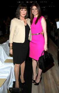 Debra Messing feet photo thumbnail