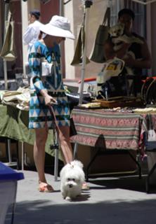 Debra Messing feet photo thumbnail
