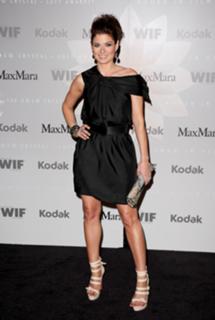 Debra Messing feet photo thumbnail