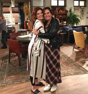Debra Messing feet photo thumbnail