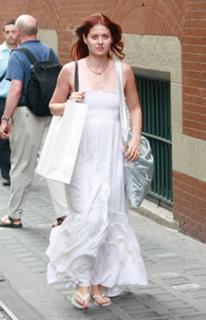 Debra Messing feet photo thumbnail