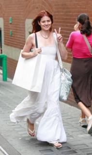 Debra Messing feet photo thumbnail