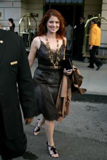 Debra Messing feet photo thumbnail