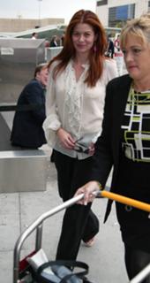 Debra Messing feet photo thumbnail
