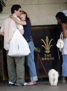 Debra Messing feet photo thumbnail