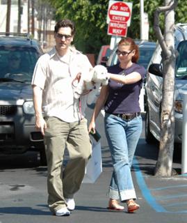 Debra Messing feet photo thumbnail