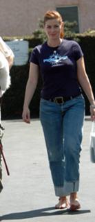 Debra Messing feet photo thumbnail