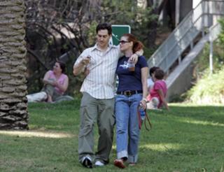 Debra Messing feet photo thumbnail